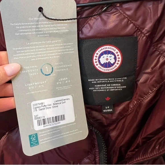 NWT Canada Goose Cypress Puffer Vest Botanical Quilt in Garnet Stone Burgundy - Picture 9 of 10